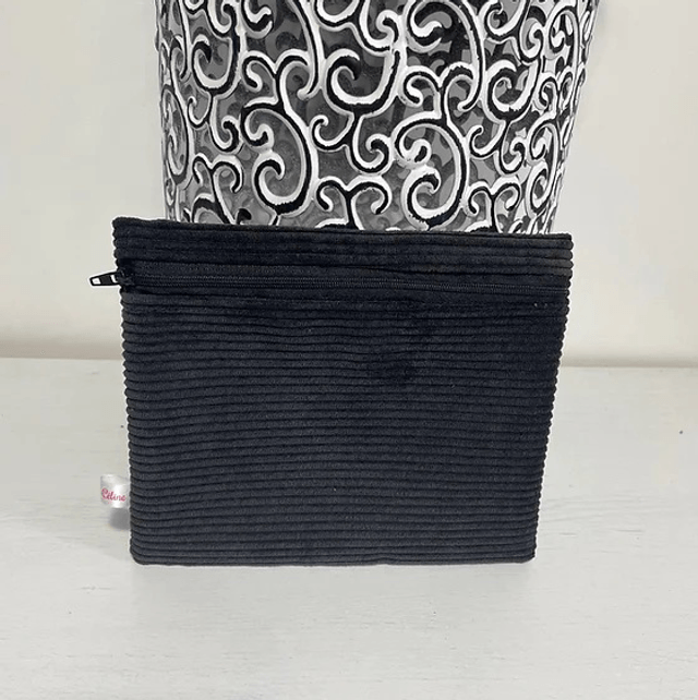 Pochette Raymonde 